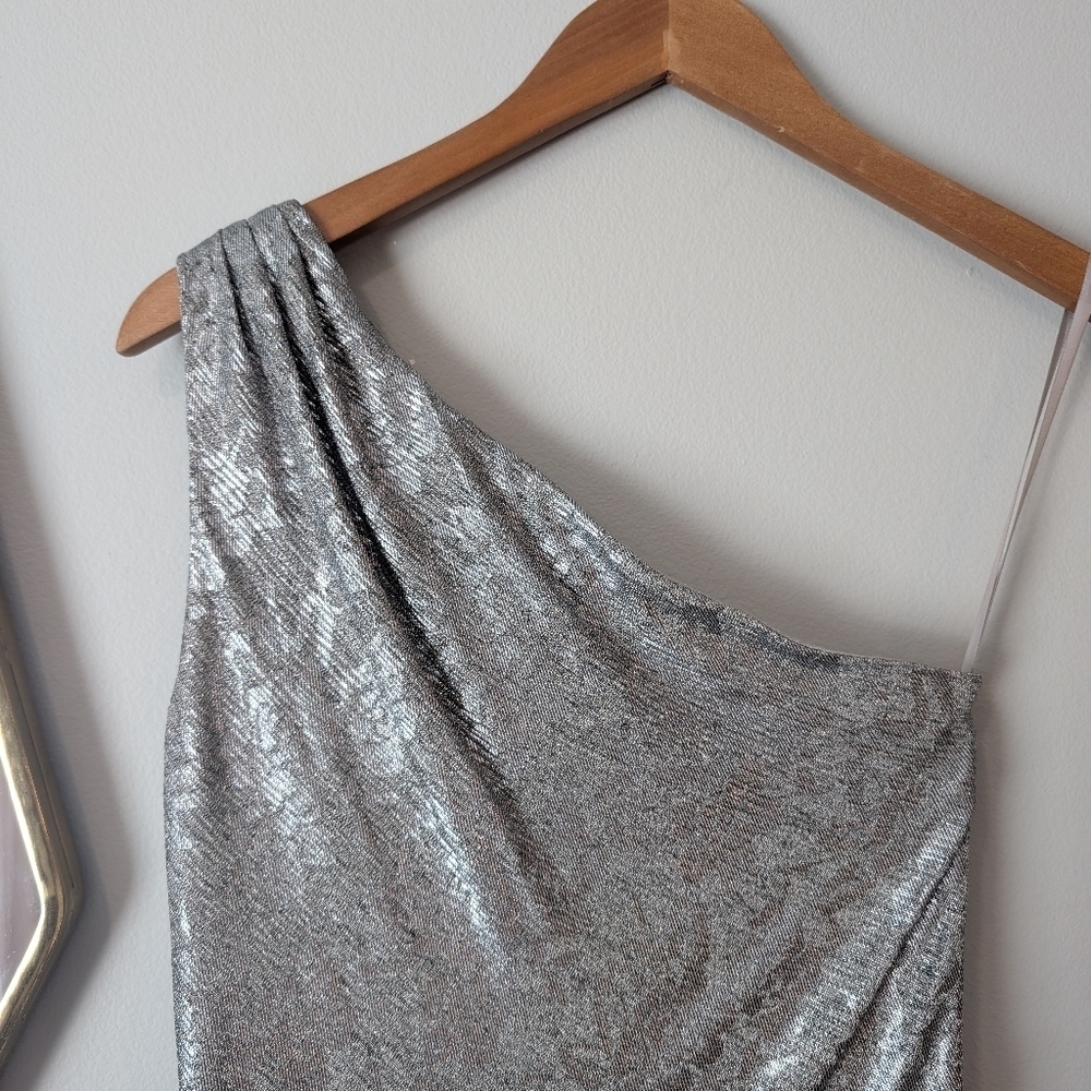 Lauren Ralph Lauren Metalic Silver Evening Gown Size 2. - Picture 10 of 14